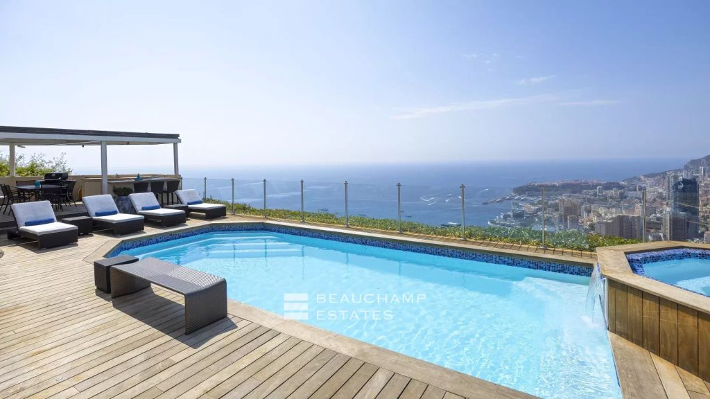 Contemporary villa with panoramic sea view