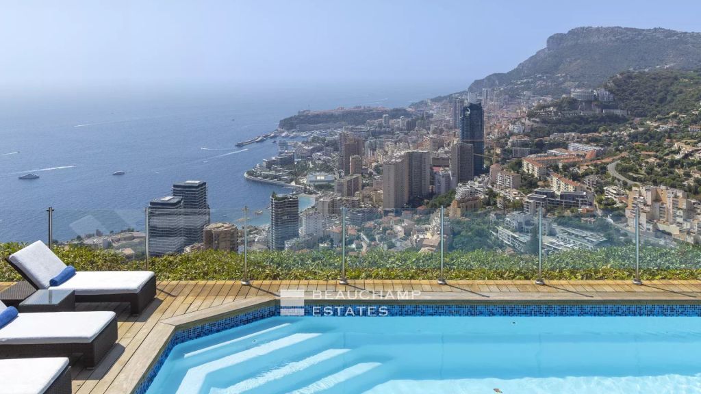 Contemporary villa with panoramic sea view