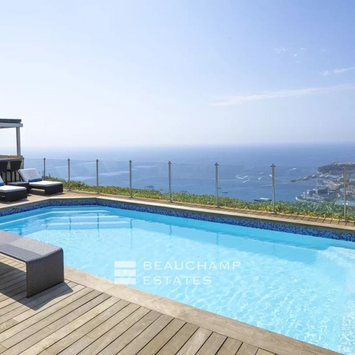 Contemporary villa with panoramic sea view