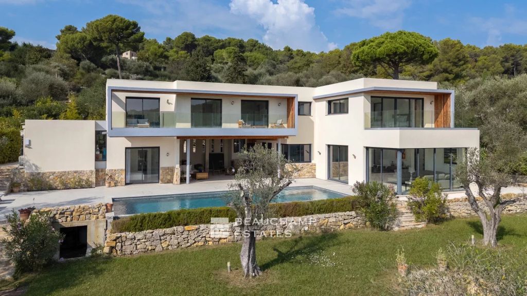 Contemporary villa with pool and sea view – Mougins