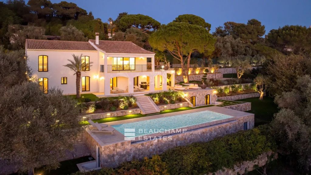 Contemporary villa with sea view, 5 bedrooms – Le Cannet