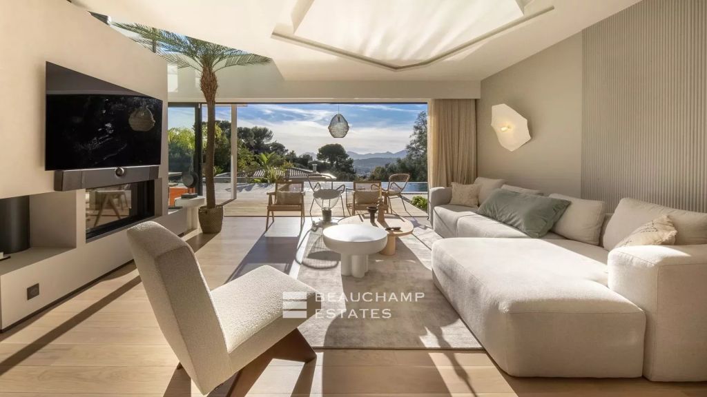 Cozy modern 4-bedroom villa in the hills of Cannes