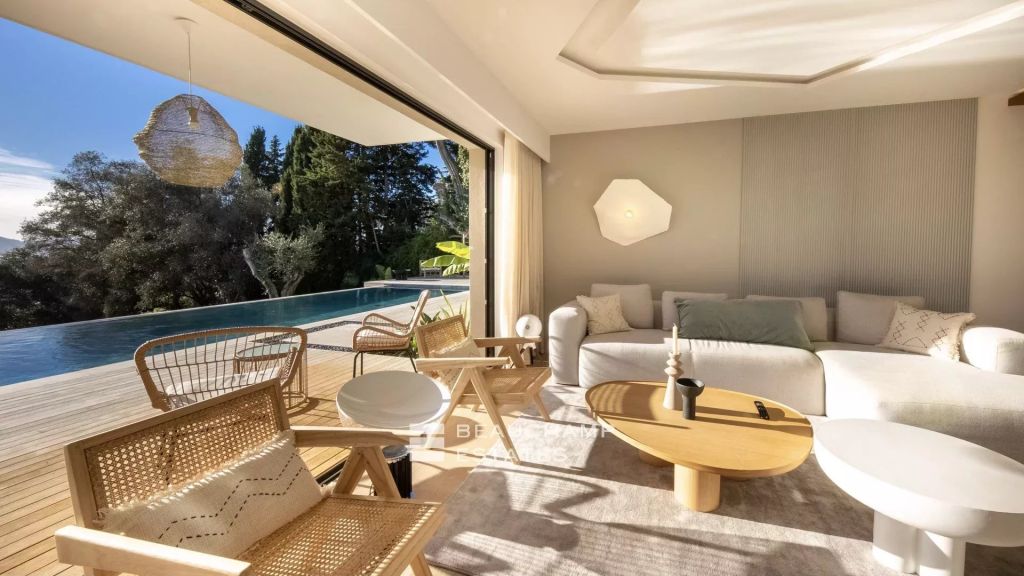 Cozy modern 4-bedroom villa in the hills of Cannes