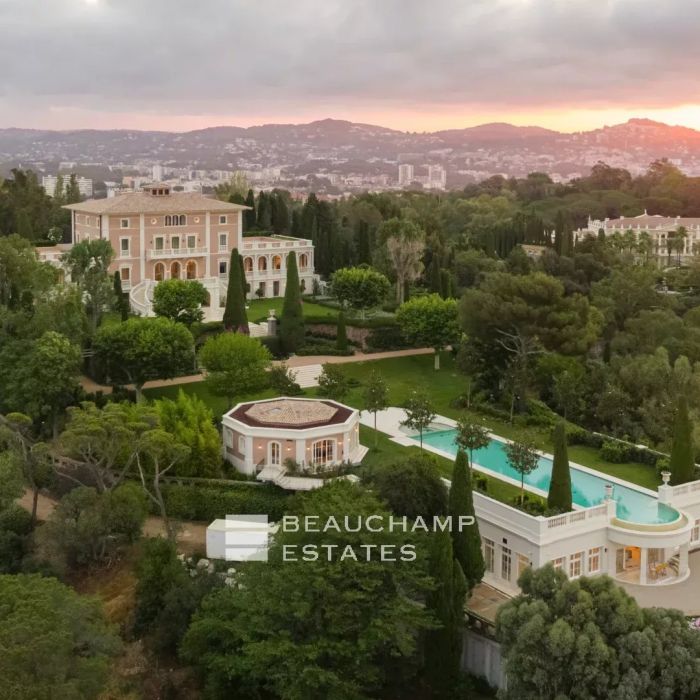 Croix des Gardes Château avec vue mer panoramique