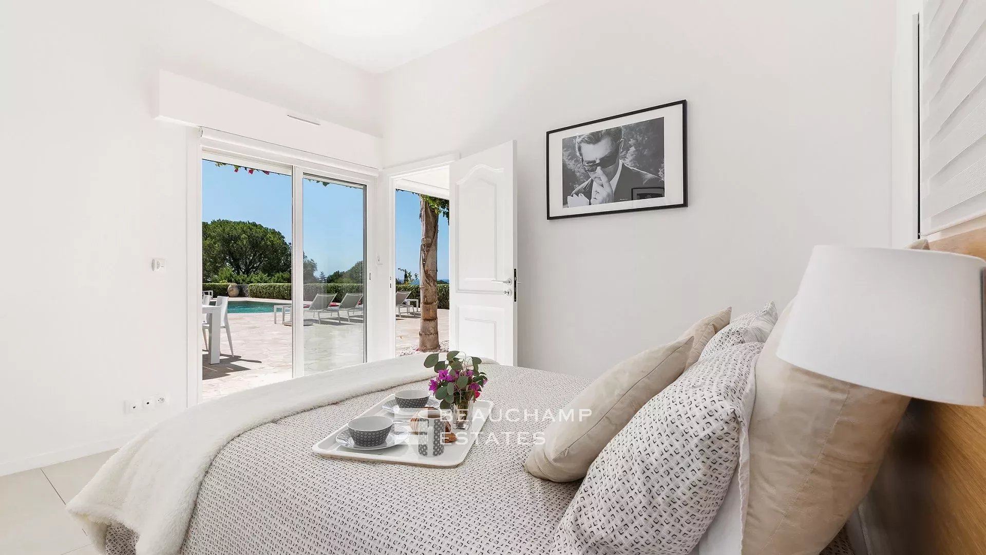 Croix des Gardes Villa Contemporaine 6 chambres Croix des Gardes Contemporary Villa with 6 bedrooms