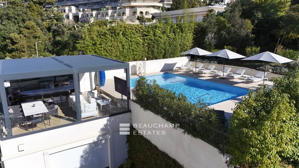 Elegant Art Deco villa with panoramic sea view