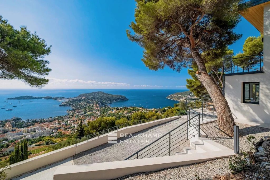 Villefranche-sur-Mer – 4-Bedroom Villa with Infinity Pool and Sea View