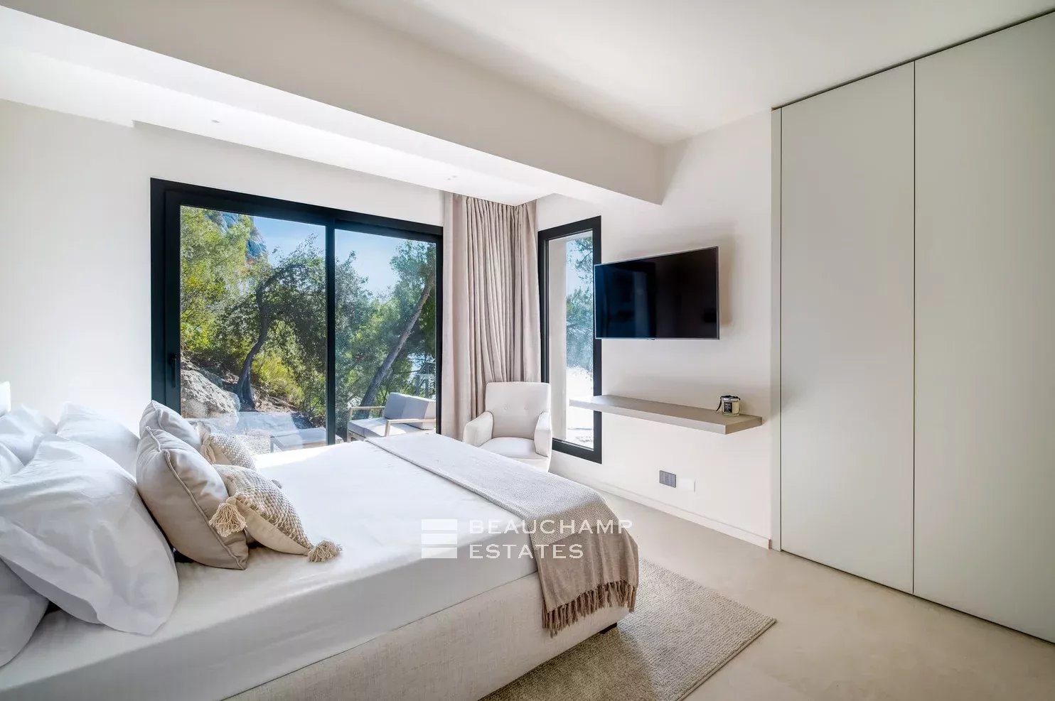 Elegant classic villa with 4 bedrooms in Villefranche-sur-Mer Elegant classic villa with 4 bedrooms in Villefranche-sur-Mer