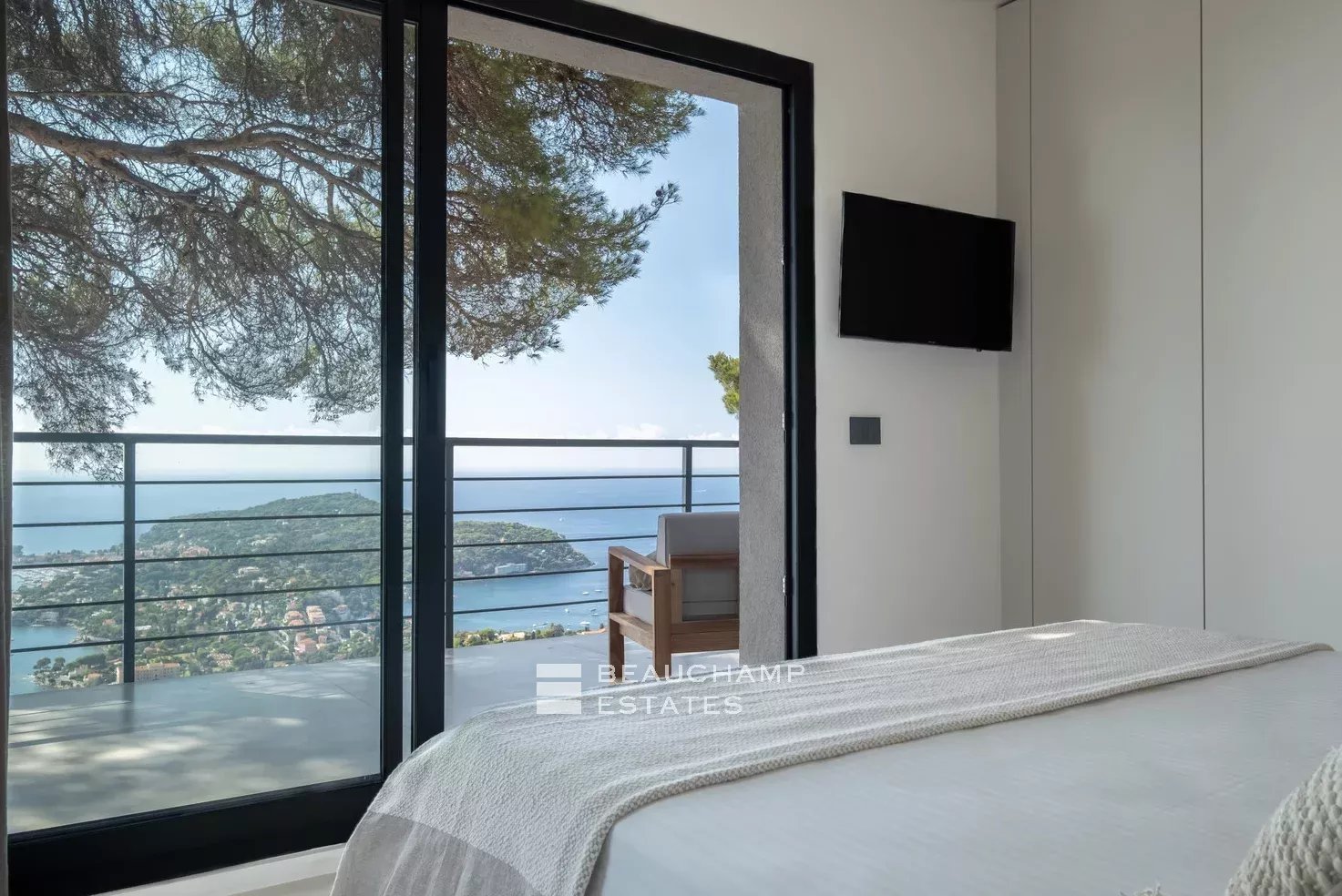 Elegant classic villa with 4 bedrooms in Villefranche-sur-Mer Elegant classic villa with 4 bedrooms in Villefranche-sur-Mer