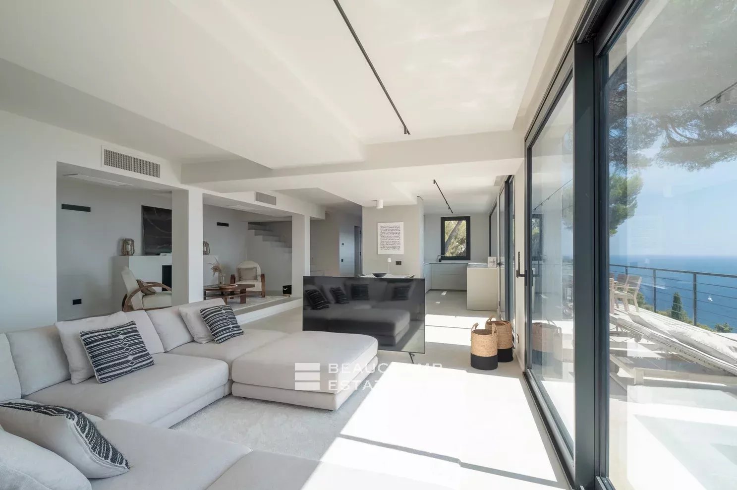 Elegant classic villa with 4 bedrooms in Villefranche-sur-Mer Elegant classic villa with 4 bedrooms in Villefranche-sur-Mer