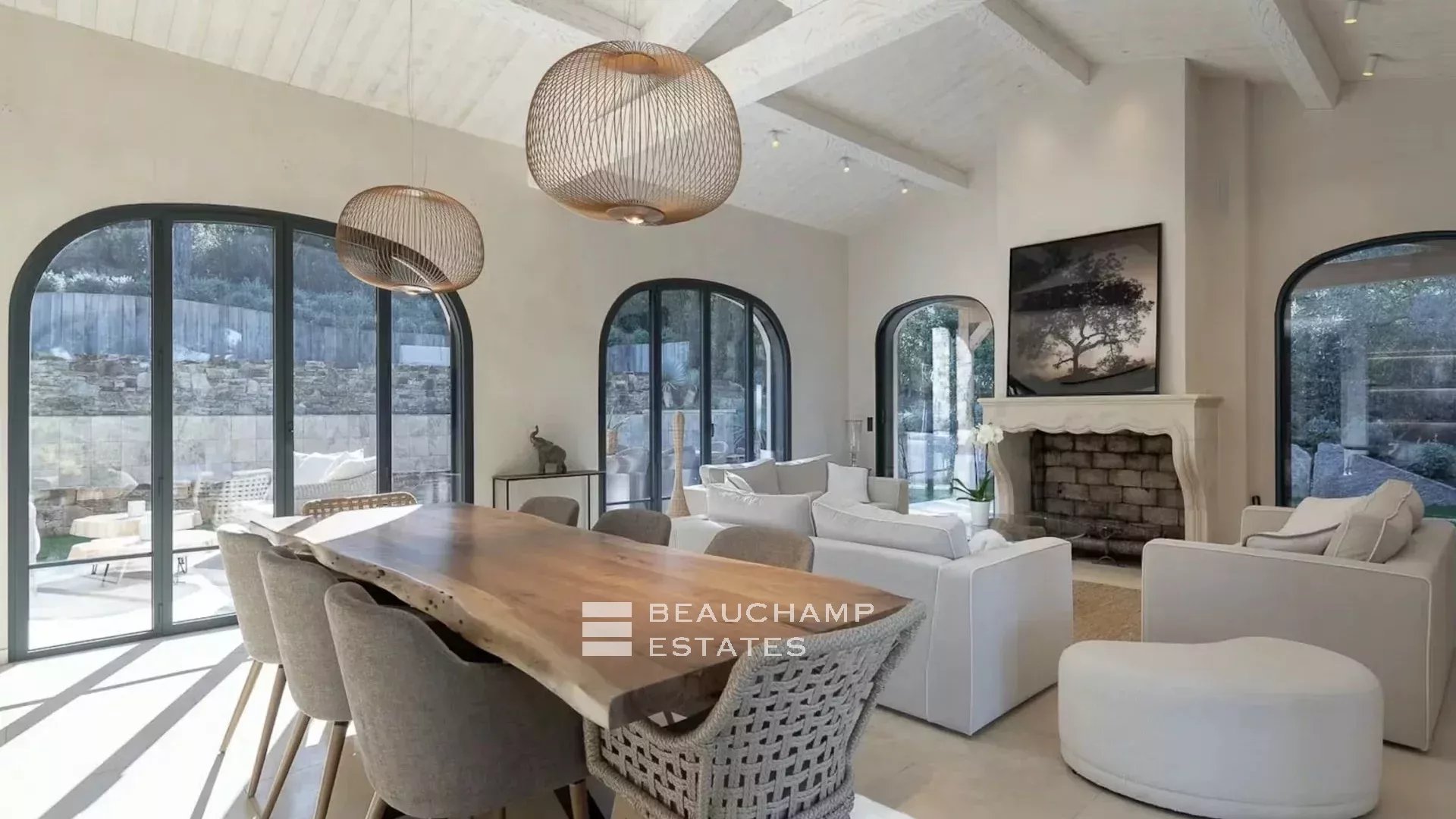 Élégante Villa Tropezienne au Cœur des Salins avec Piscine Chauffée Elegant villa Tropezienne in the heart of a private domain in Les Salins