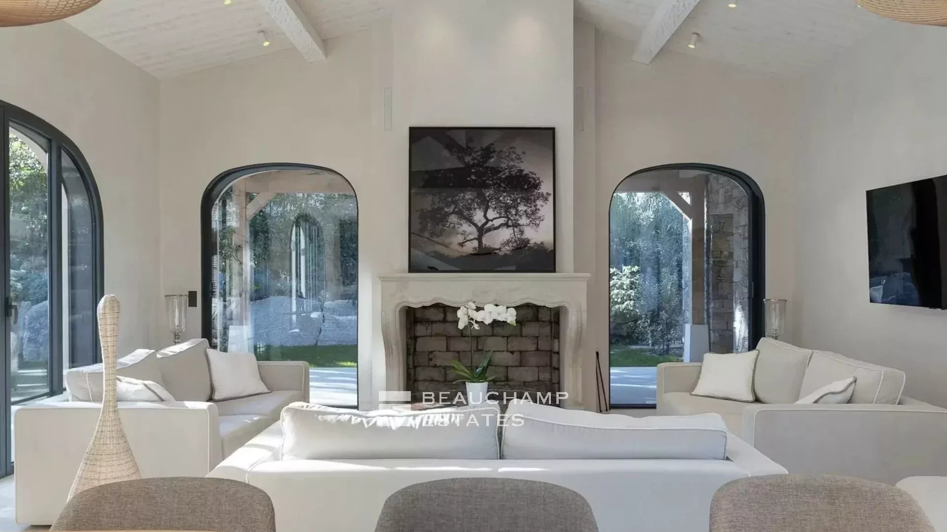 Élégante Villa Tropezienne au Cœur des Salins avec Piscine Chauffée Elegant villa Tropezienne in the heart of a private domain in Les Salins