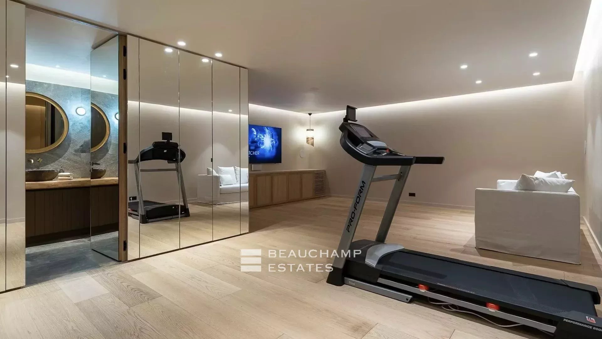 Élégante Villa Tropezienne au Cœur des Salins avec Piscine Chauffée Elegant villa Tropezienne in the heart of a private domain in Les Salins