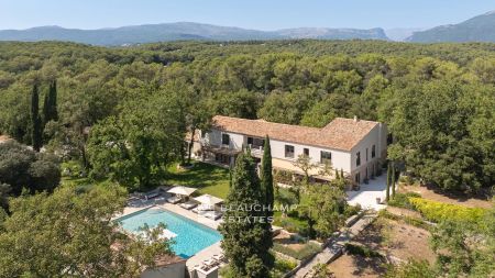 Exceptional 10-Bedroom Estate with Gym, Hammam, Massage Room, and Multi-Sport Court, Located in a Quiet Area of Valbonne