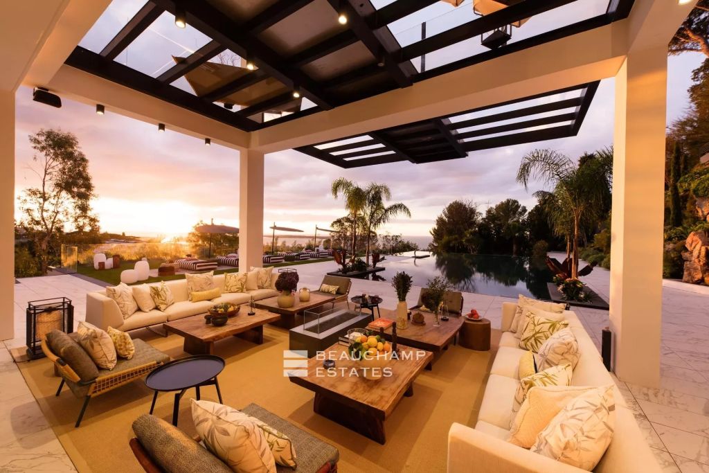Exceptional 11-bedroom property offering high-end amenities in Cannes
