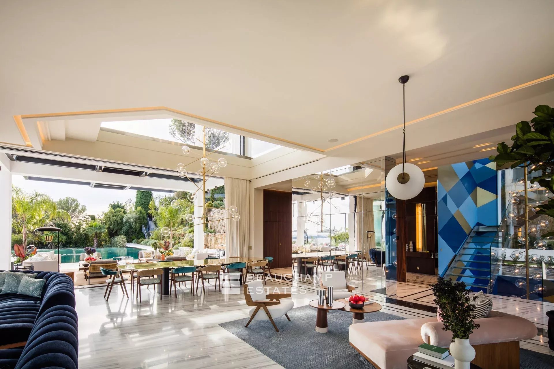 Exceptional 11-bedroom property offering high-end amenities in Cannes Exceptional 11-bedroom property offering high-end amenities in Cannes