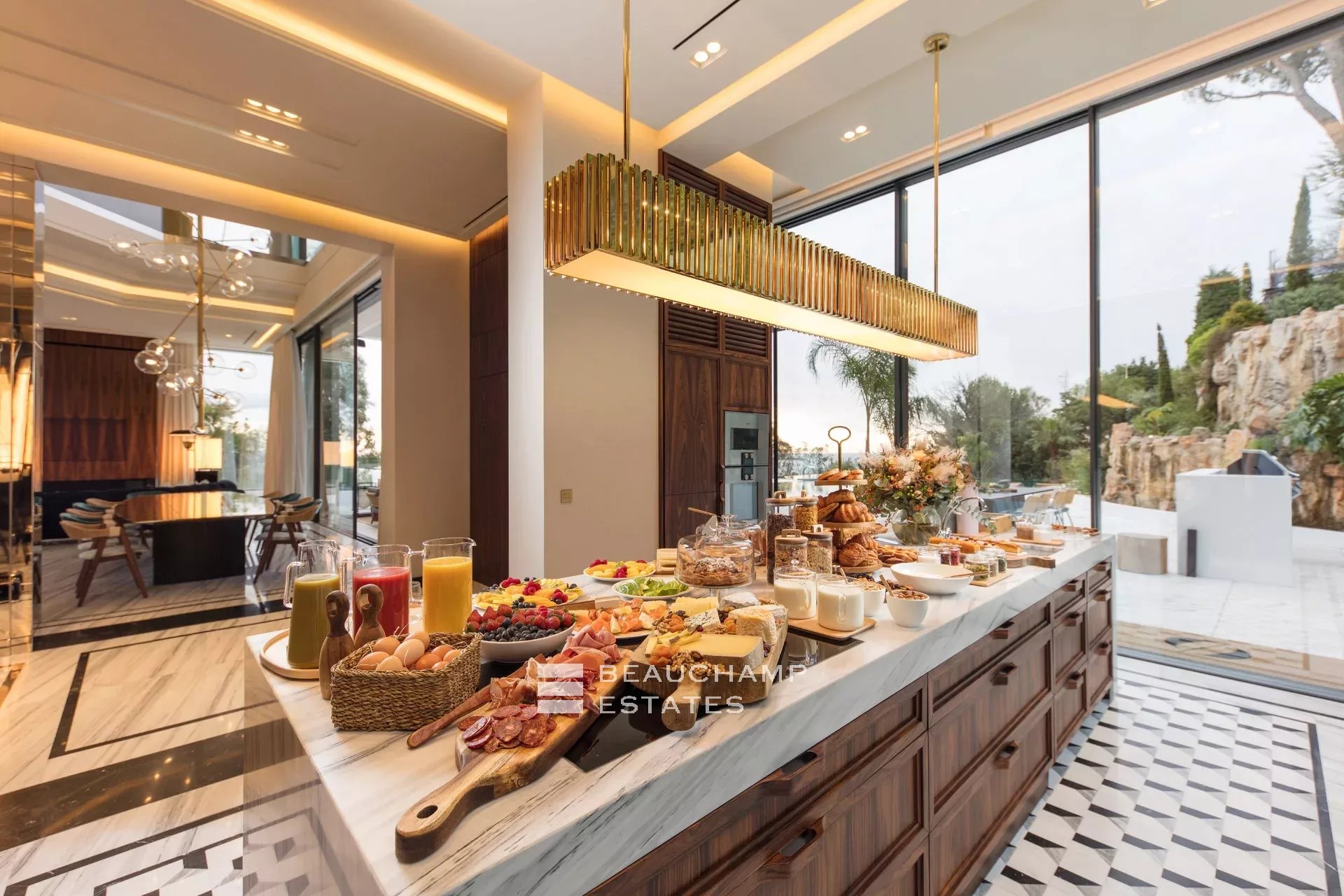 Exceptional 11-bedroom property offering high-end amenities in Cannes Exceptional 11-bedroom property offering high-end amenities in Cannes