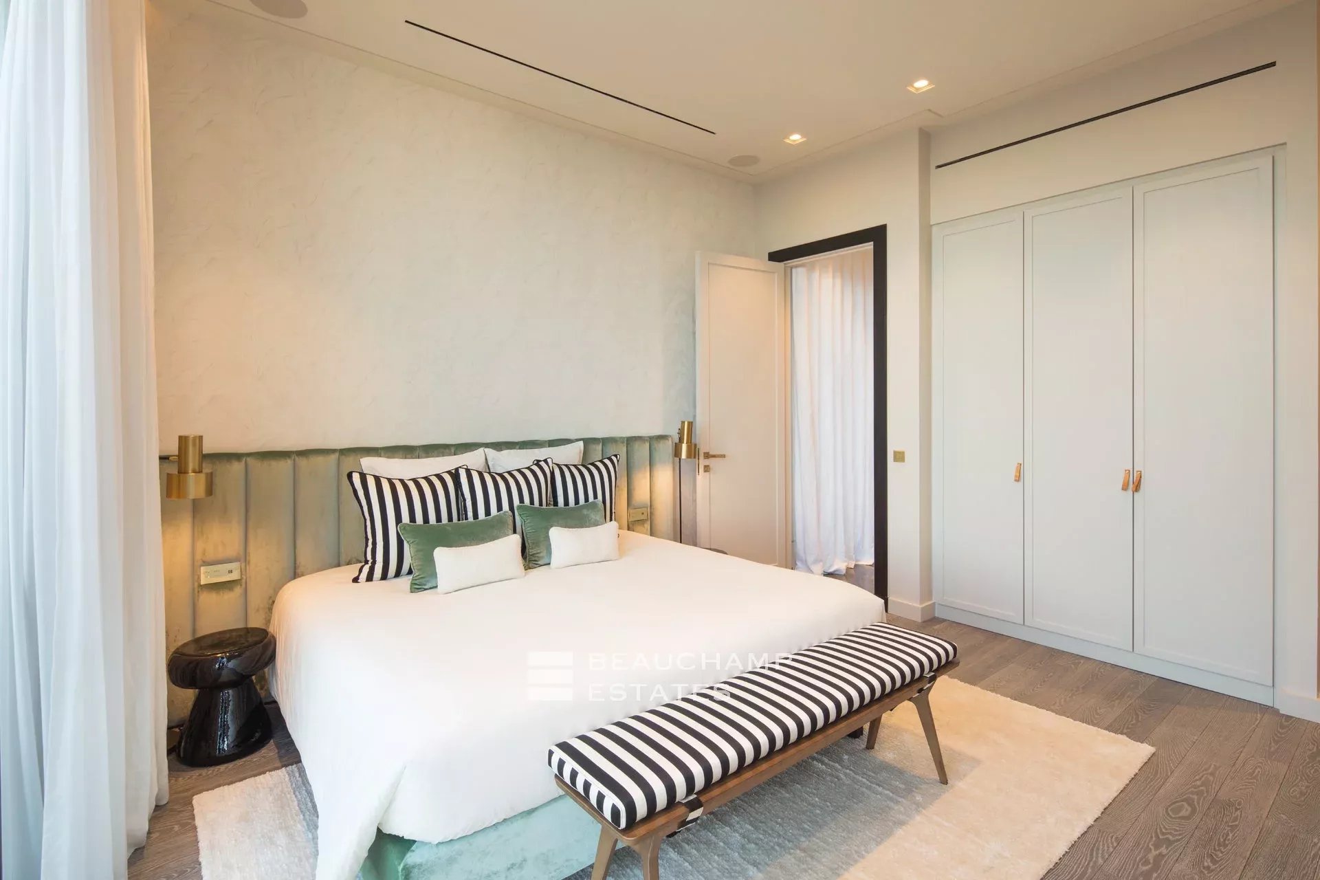Exceptional 11-bedroom property offering high-end amenities in Cannes Exceptional 11-bedroom property offering high-end amenities in Cannes
