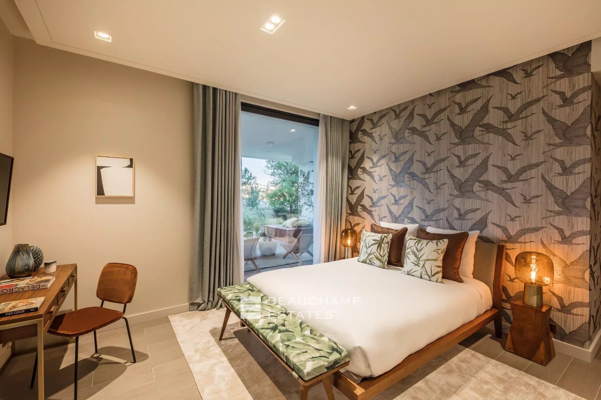 Exceptional 11-bedroom property offering high-end amenities in Cannes Exceptional 11-bedroom property offering high-end amenities in Cannes