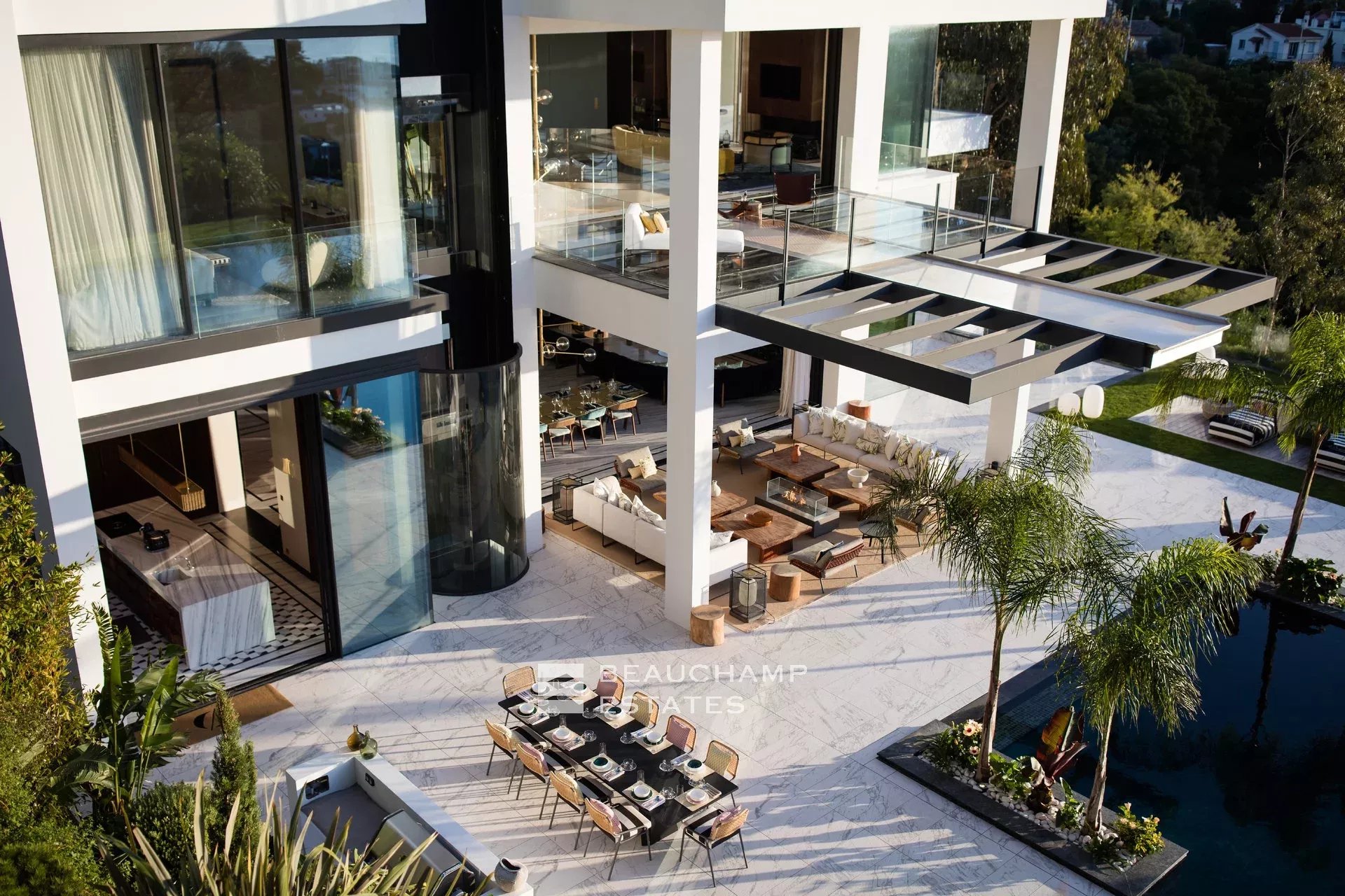 Exceptional 11-bedroom property offering high-end amenities in Cannes Exceptional 11-bedroom property offering high-end amenities in Cannes