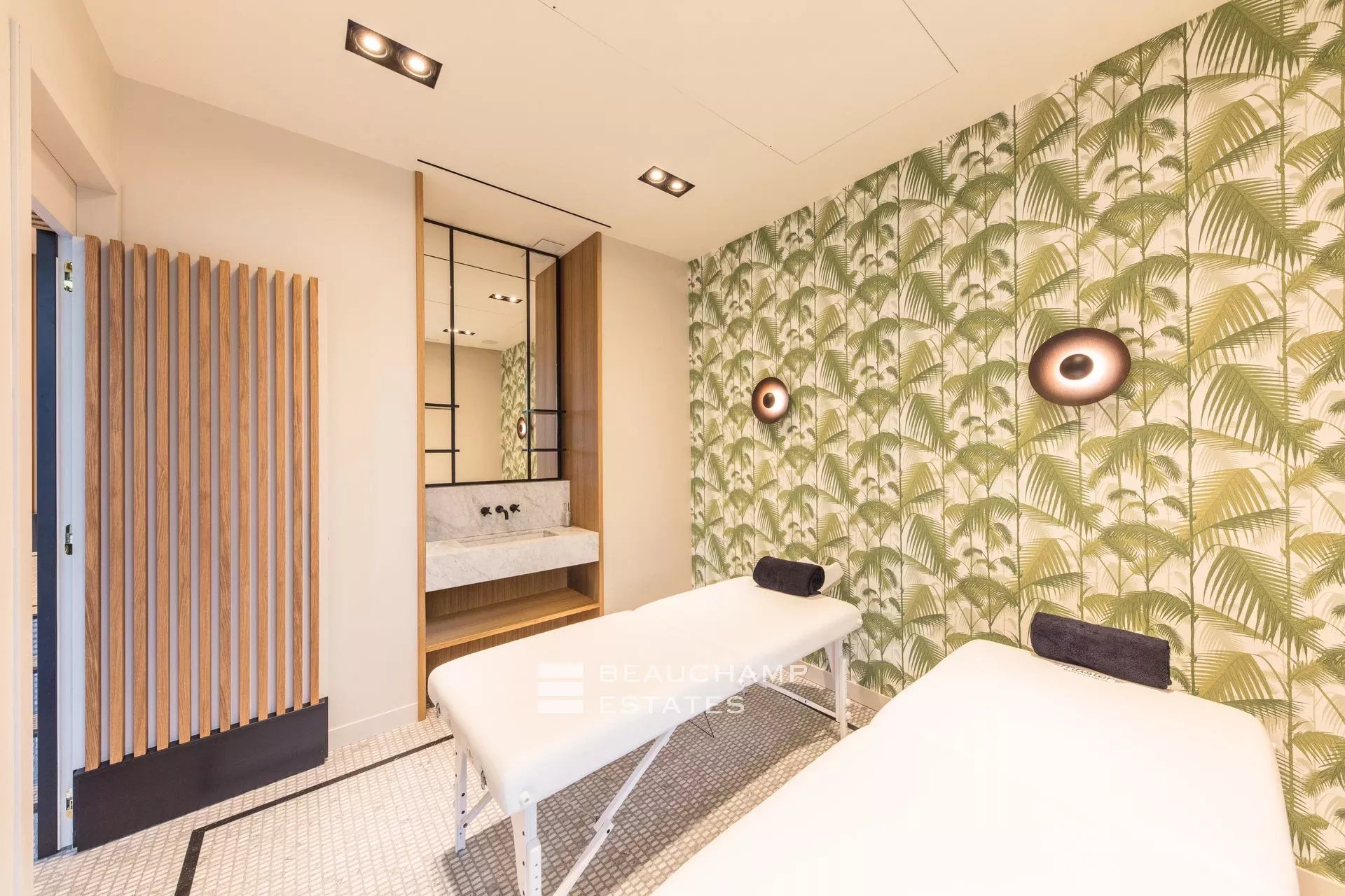 Exceptional 11-bedroom property offering high-end amenities in Cannes Exceptional 11-bedroom property offering high-end amenities in Cannes