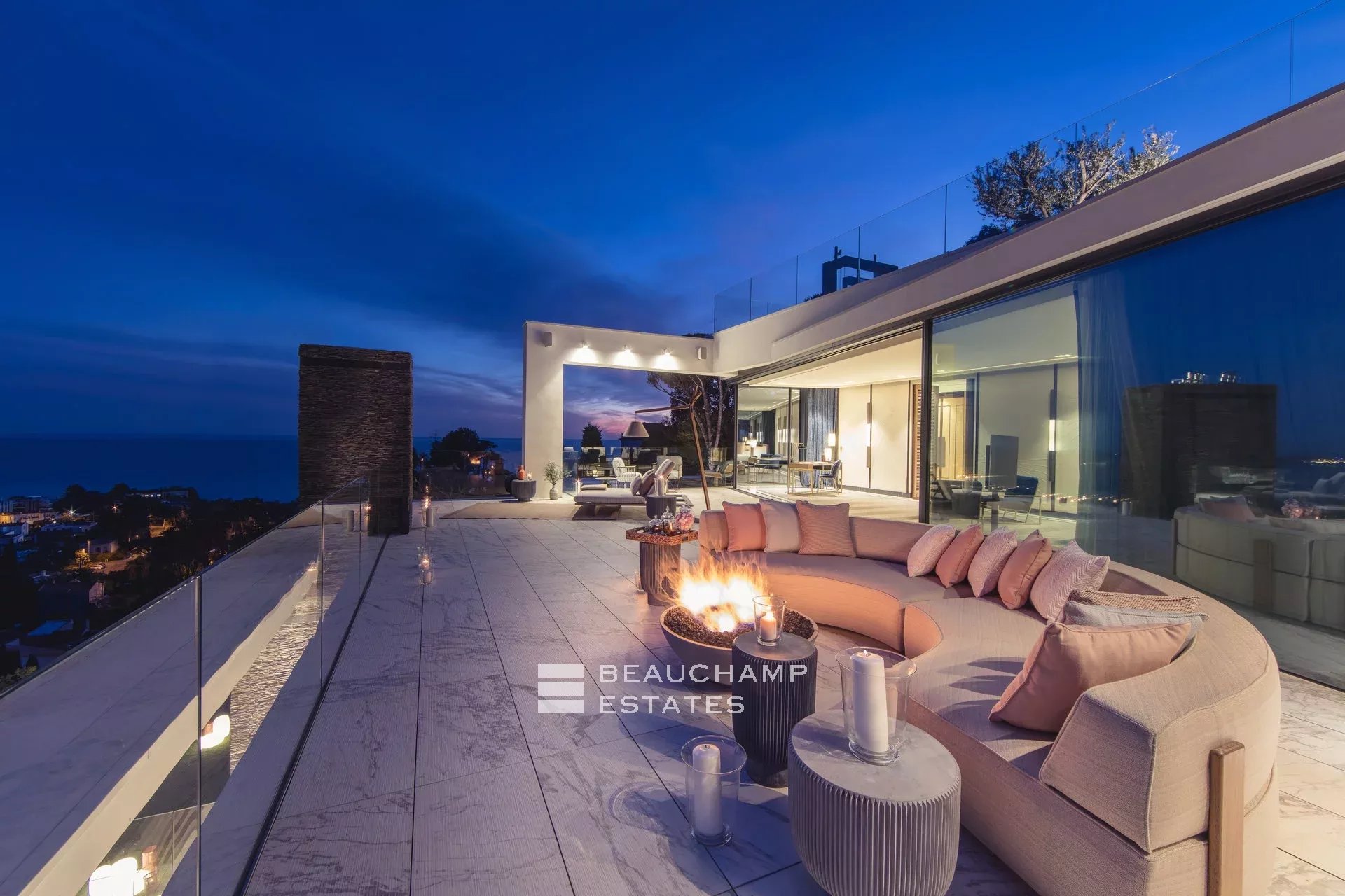 Exceptional 11-bedroom property offering high-end amenities in Cannes Exceptional 11-bedroom property offering high-end amenities in Cannes