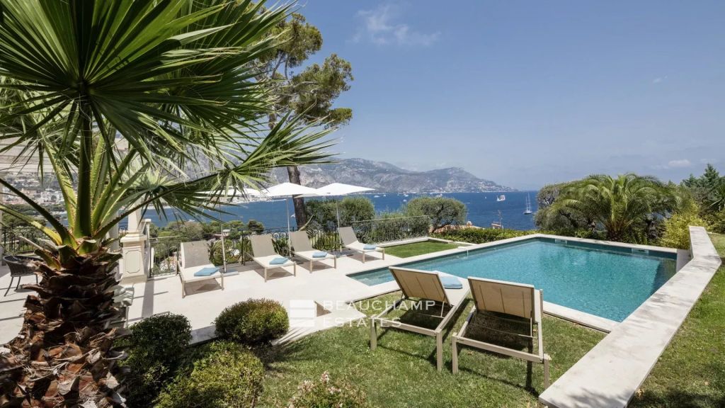 Exceptional 6-bedroom waterfront property in Saint Jean Cap Ferrat