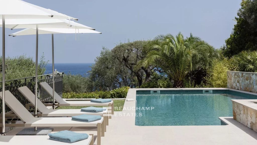 Exceptional 6-bedroom waterfront property in Saint Jean Cap Ferrat