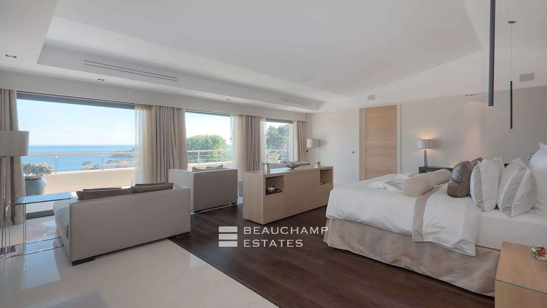 Propriété d’exception 8 chambres avec magnifique vue mer à Saint Jean Cap Ferrat Exceptional 8-bedroom property with magnificent sea views in Saint Jean Cap Ferrat