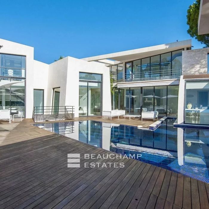 Propriété contemporaine d&rsquo;architecte à pieds du Club 55 – Pampelonne