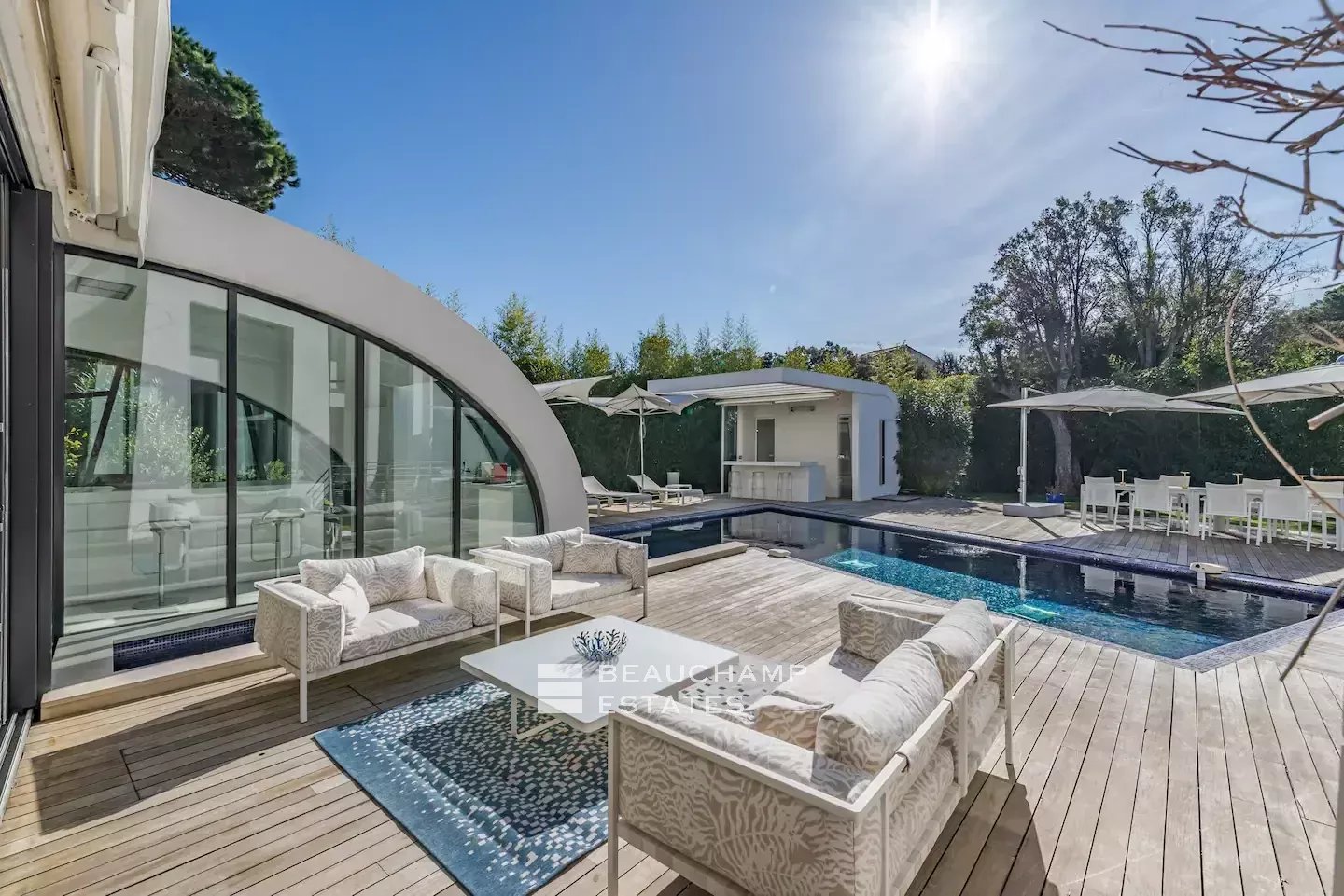 Modern architect-designed property located within walking distance of the iconic Club 55, Pampelonne Modern architect-designed property located within walking distance of the iconic Club 55, Pampelonne