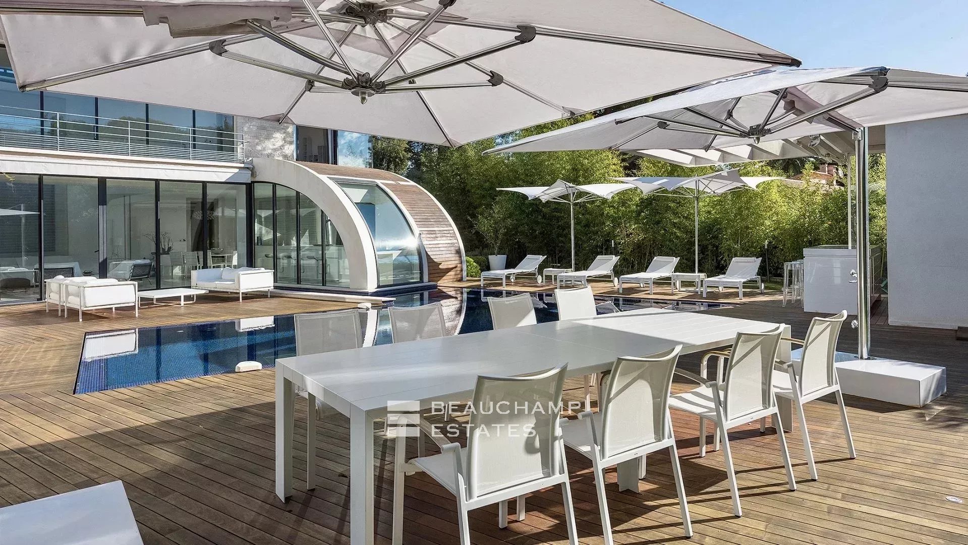 Modern architect-designed property located within walking distance of the iconic Club 55, Pampelonne Modern architect-designed property located within walking distance of the iconic Club 55, Pampelonne