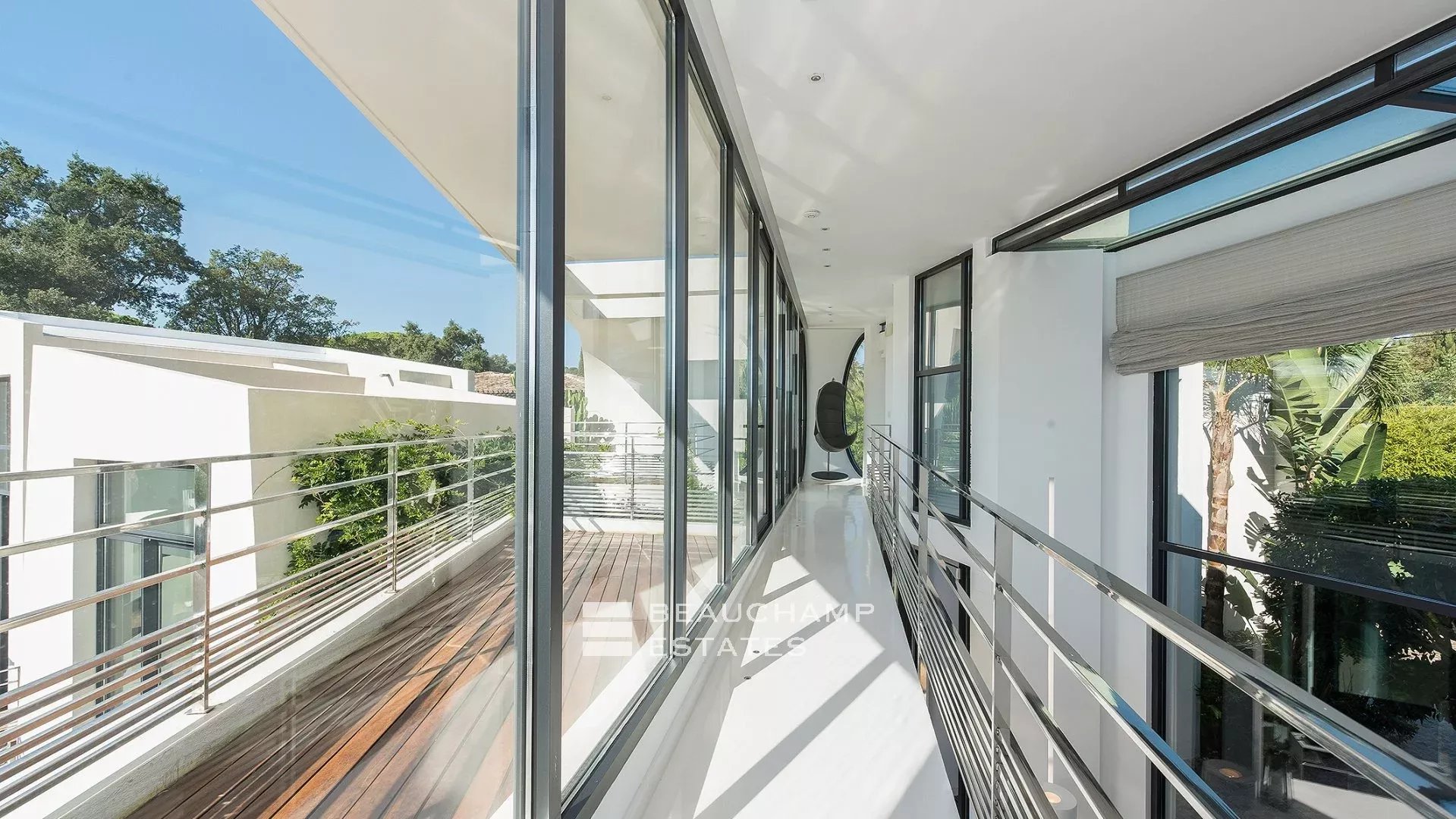 Modern architect-designed property located within walking distance of the iconic Club 55, Pampelonne Modern architect-designed property located within walking distance of the iconic Club 55, Pampelonne