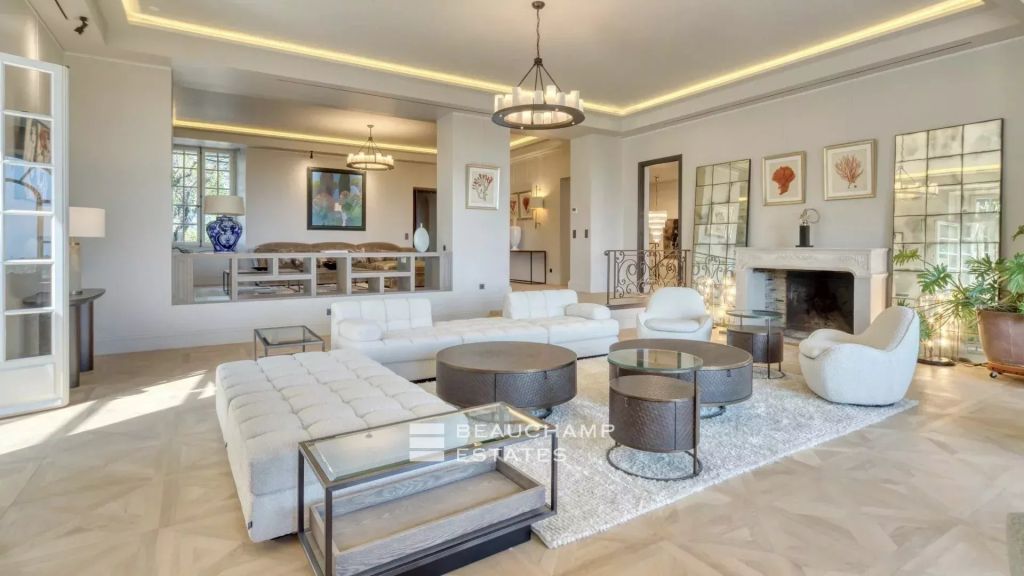 Exceptional domain with 11 bedrooms within walking distance of the village of Mougins, featuring tennis court, pool, and breathtaking sea view