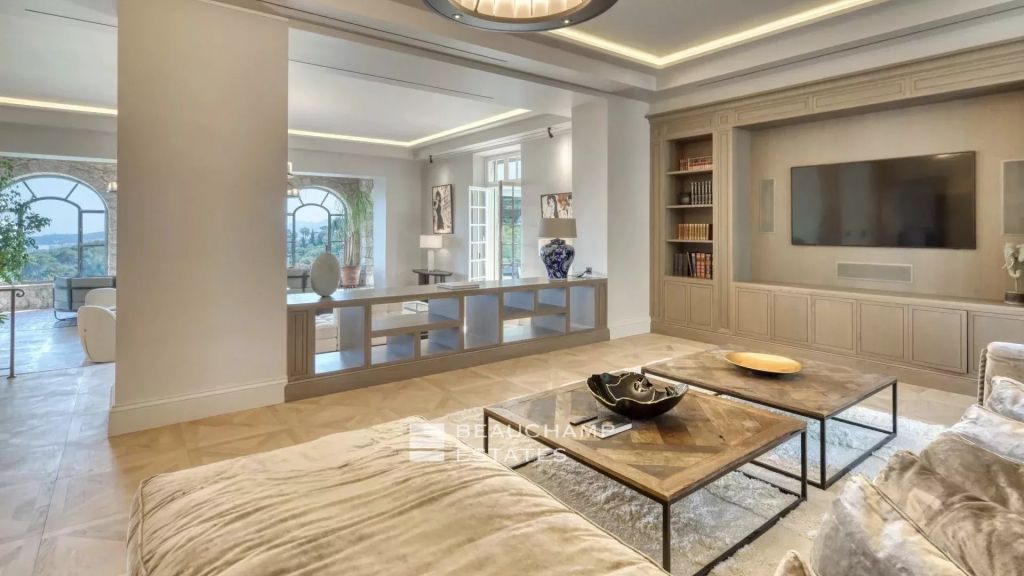 Exceptional domain with 11 bedrooms within walking distance of the village of Mougins, featuring tennis court, pool, and breathtaking sea view