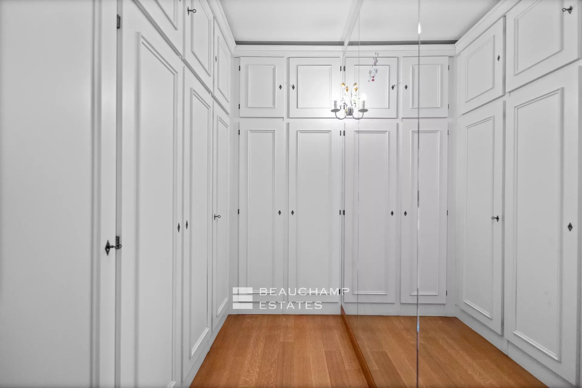 Grand appartement d’exception – Relais de la Reine, Cannes Croisette Exceptional Grand Apartment – Relais de la Reine, Cannes Croisette