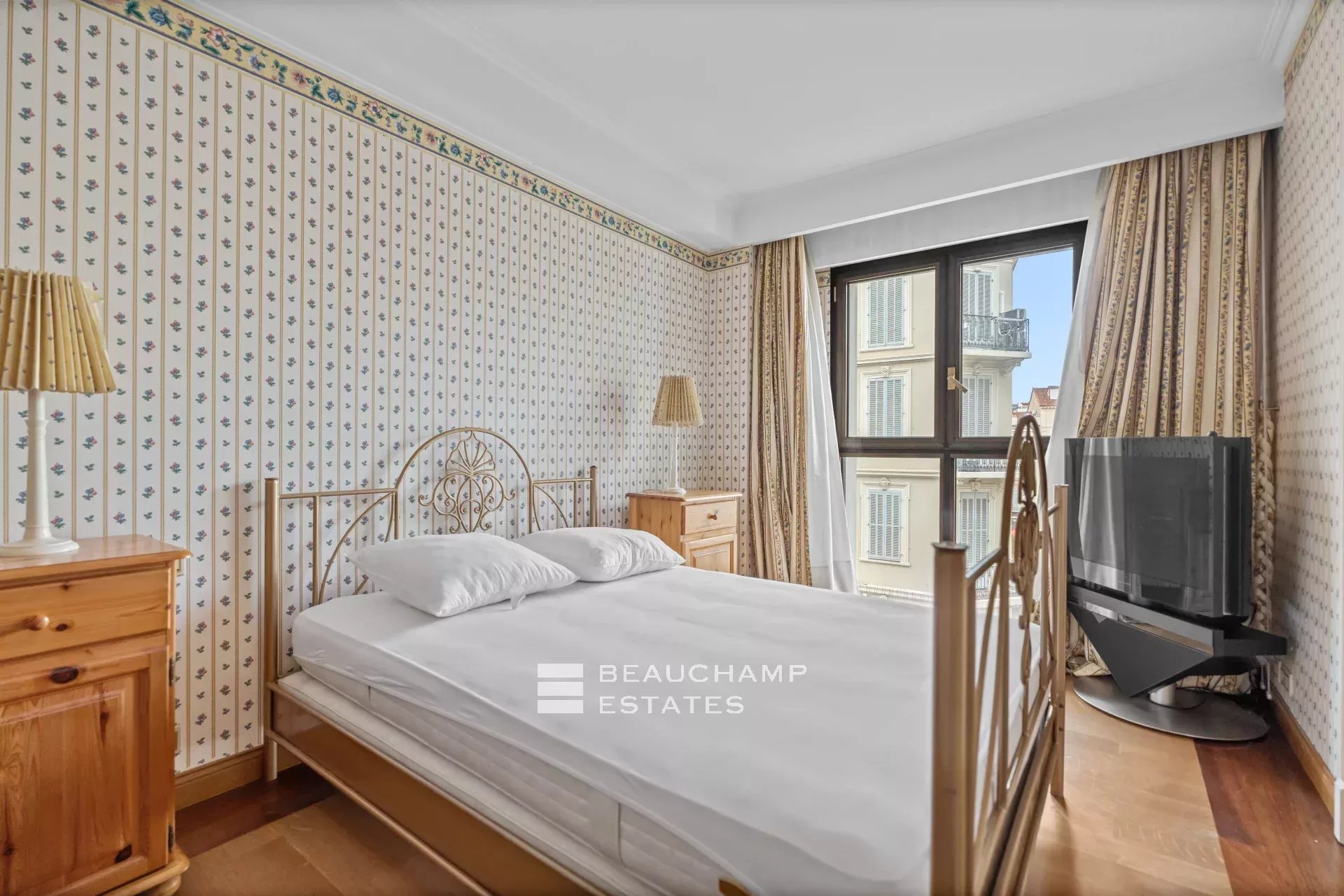 Grand appartement d’exception – Relais de la Reine, Cannes Croisette Exceptional Grand Apartment – Relais de la Reine, Cannes Croisette