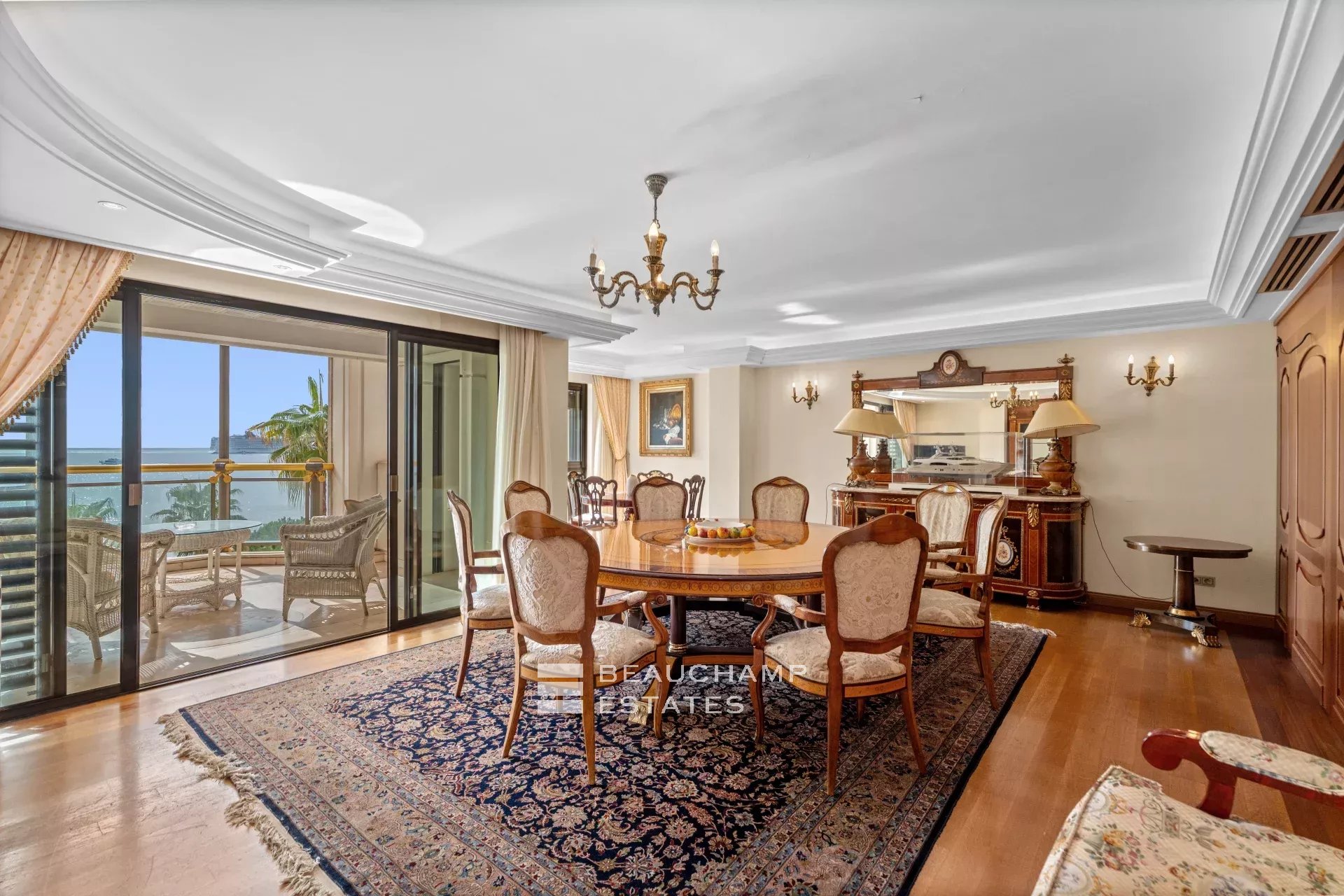 Grand appartement d’exception – Relais de la Reine, Cannes Croisette Exceptional Grand Apartment – Relais de la Reine, Cannes Croisette