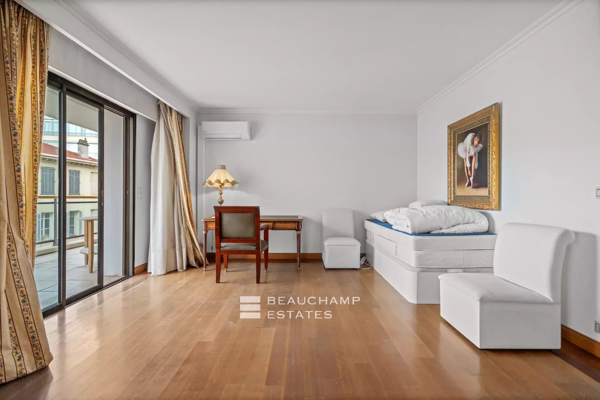 Grand appartement d’exception – Relais de la Reine, Cannes Croisette Exceptional Grand Apartment – Relais de la Reine, Cannes Croisette