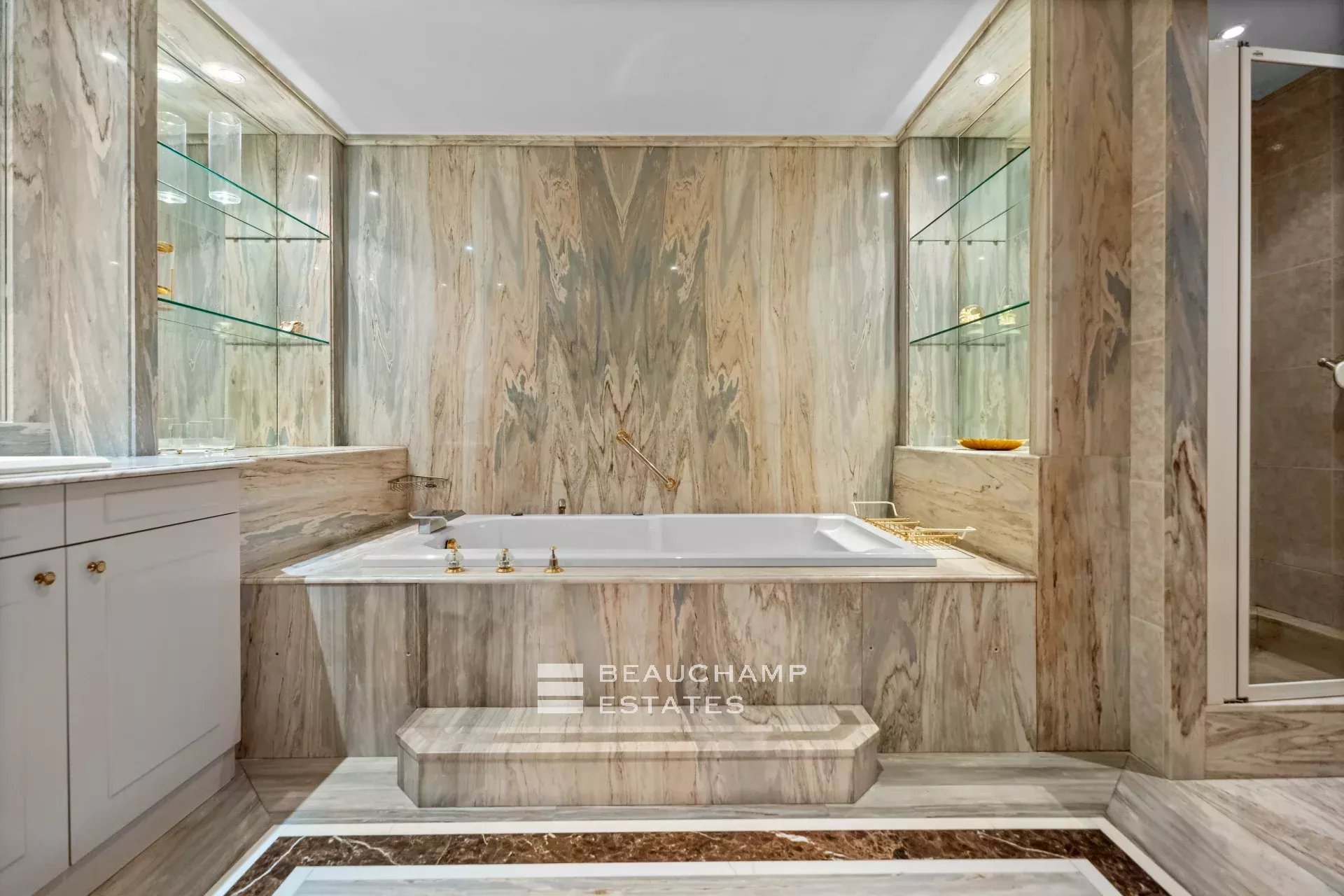 Grand appartement d’exception – Relais de la Reine, Cannes Croisette Exceptional Grand Apartment – Relais de la Reine, Cannes Croisette