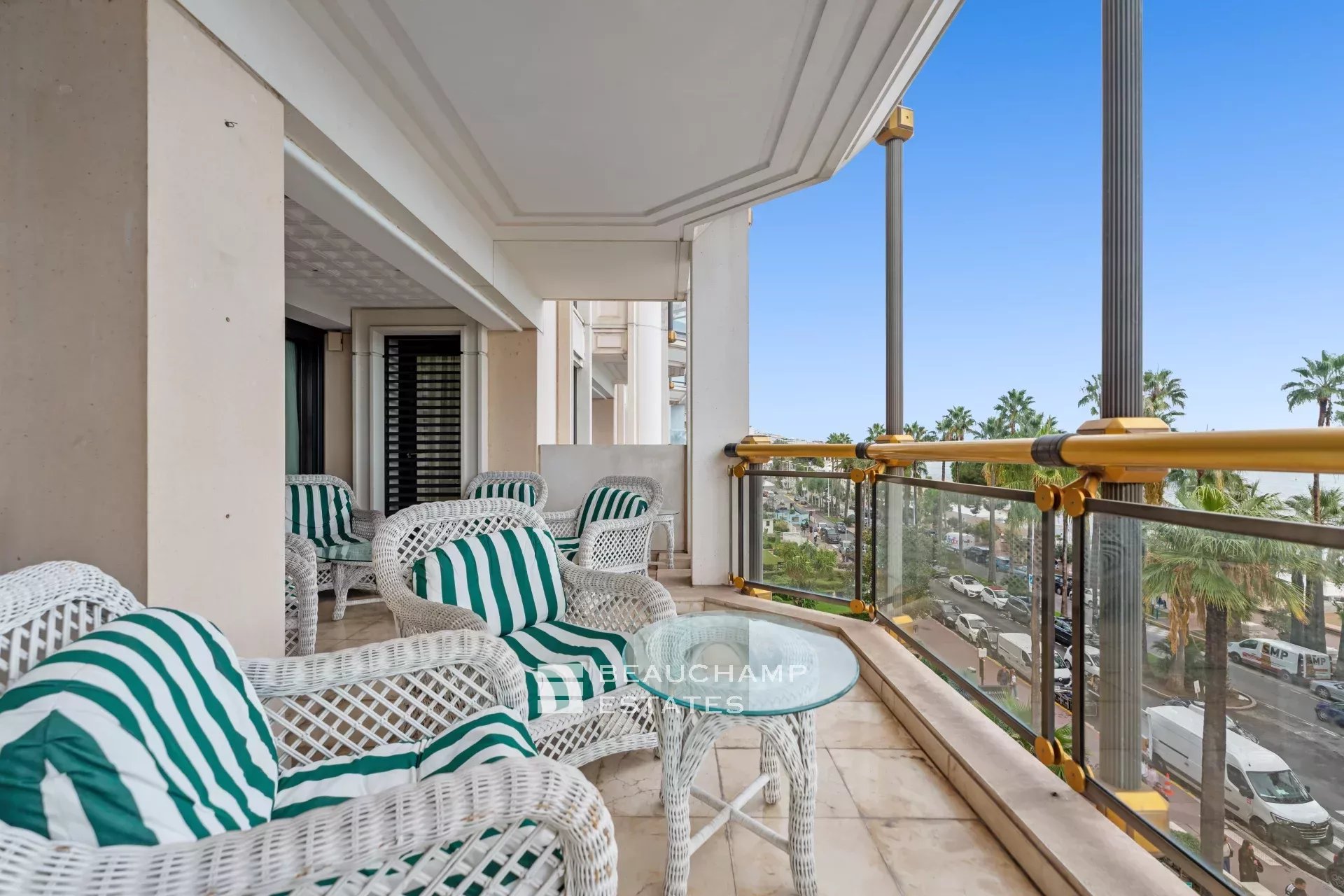 Grand appartement d’exception – Relais de la Reine, Cannes Croisette Exceptional Grand Apartment – Relais de la Reine, Cannes Croisette