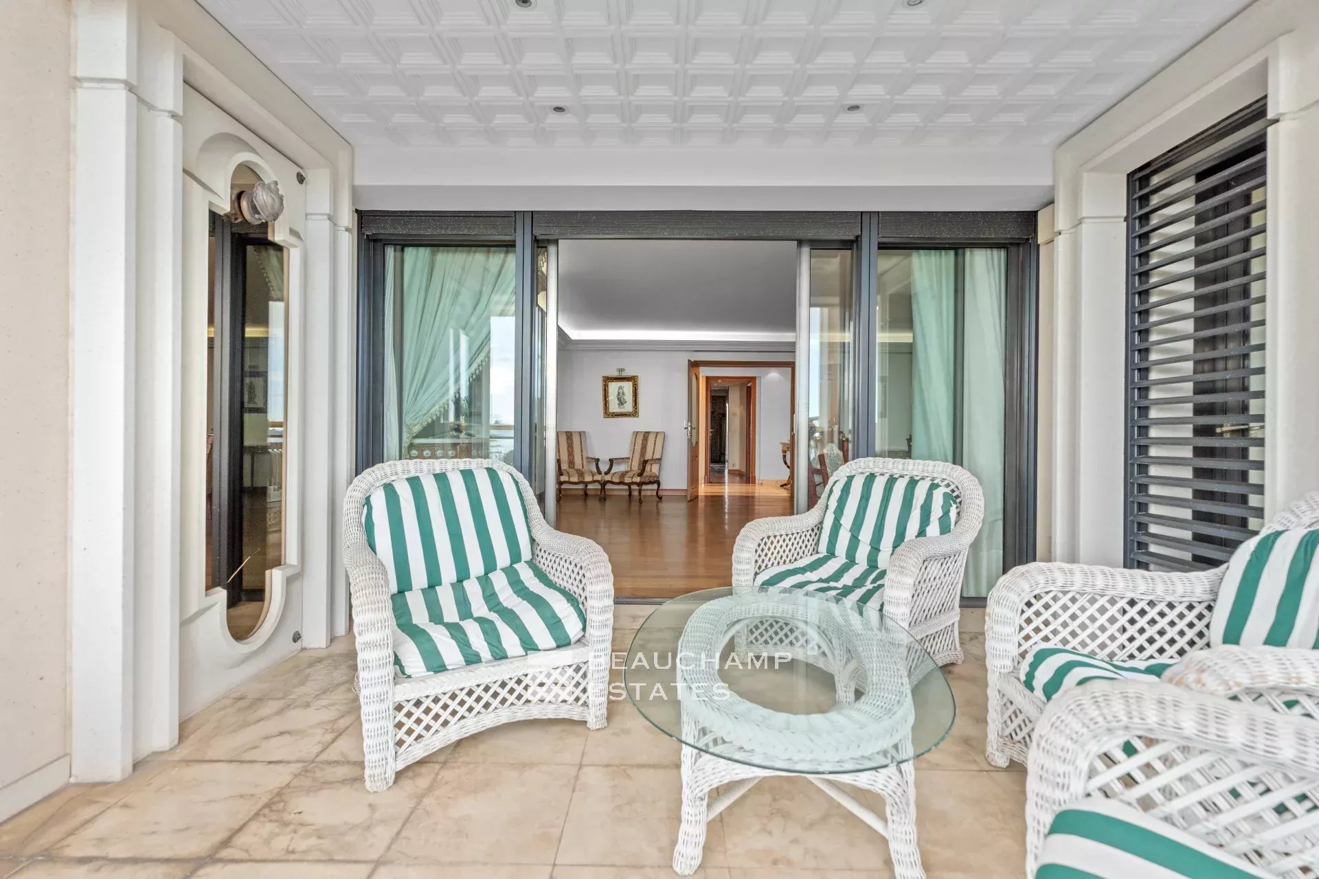 Grand appartement d’exception – Relais de la Reine, Cannes Croisette Exceptional Grand Apartment – Relais de la Reine, Cannes Croisette