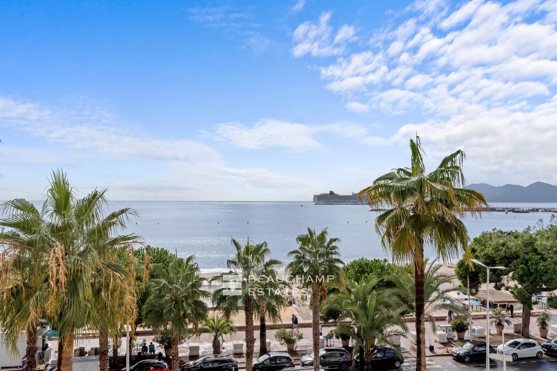 Grand appartement d’exception – Relais de la Reine, Cannes Croisette Exceptional Grand Apartment – Relais de la Reine, Cannes Croisette