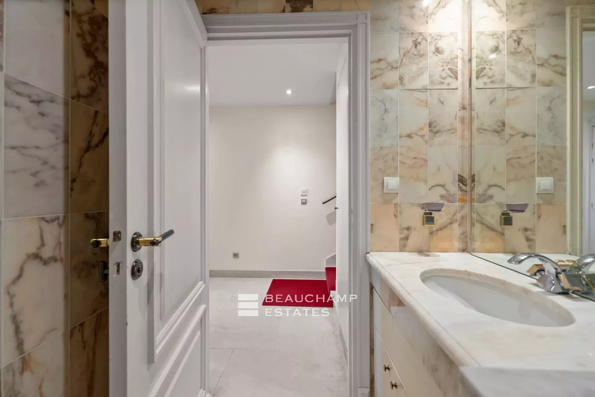 Grand appartement d’exception – Relais de la Reine, Cannes Croisette Exceptional Grand Apartment – Relais de la Reine, Cannes Croisette