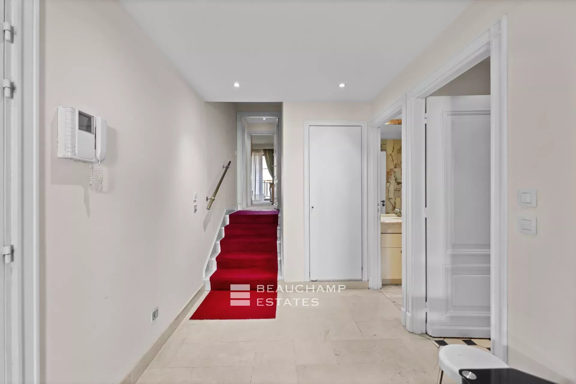 Grand appartement d’exception – Relais de la Reine, Cannes Croisette Exceptional Grand Apartment – Relais de la Reine, Cannes Croisette