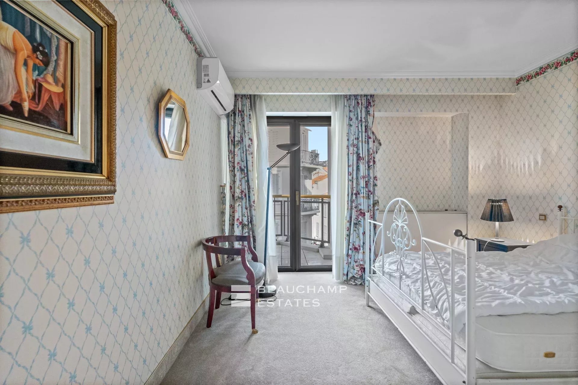 Grand appartement d’exception – Relais de la Reine, Cannes Croisette Exceptional Grand Apartment – Relais de la Reine, Cannes Croisette