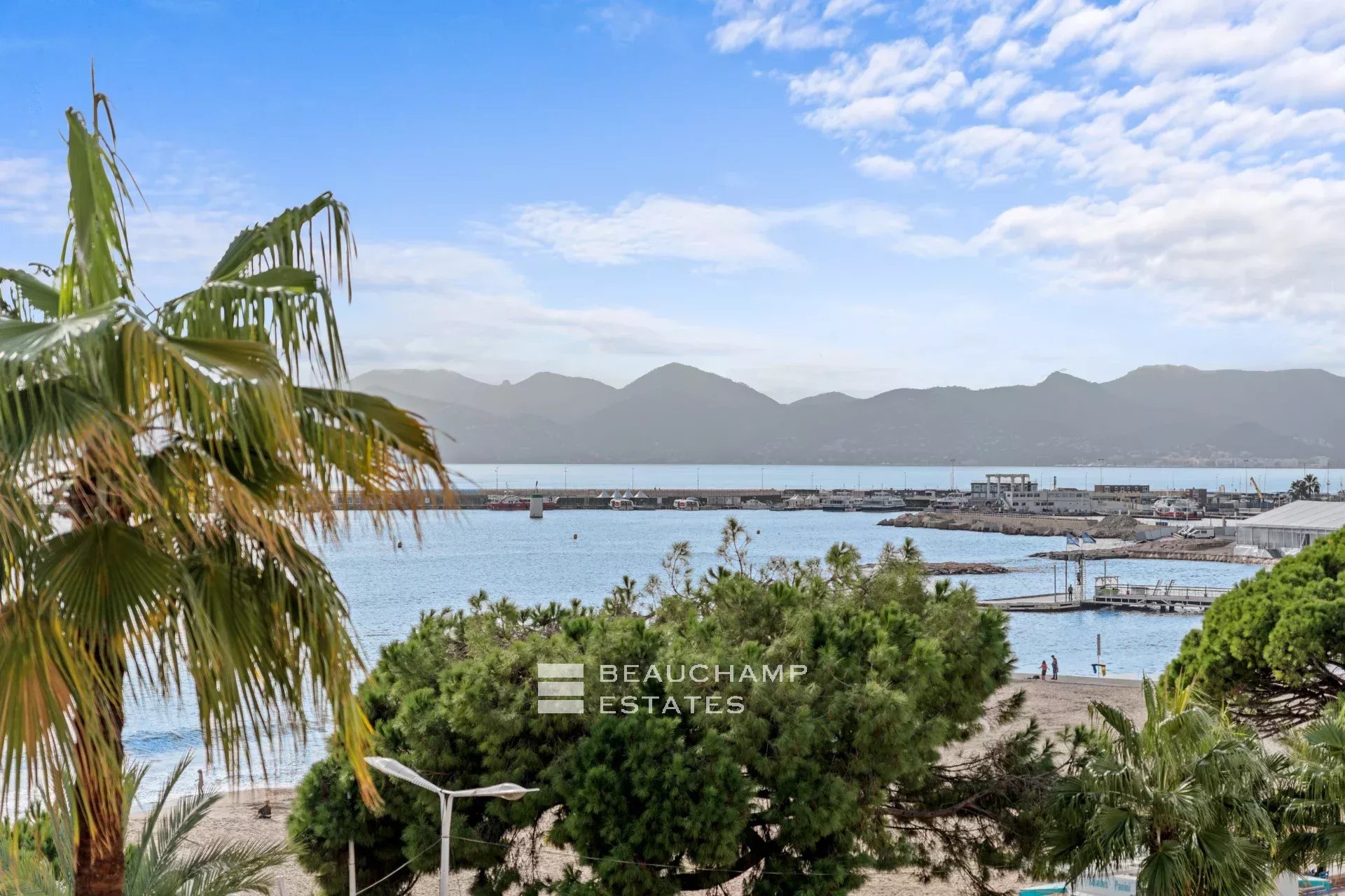 Grand appartement d’exception – Relais de la Reine, Cannes Croisette Exceptional Grand Apartment – Relais de la Reine, Cannes Croisette