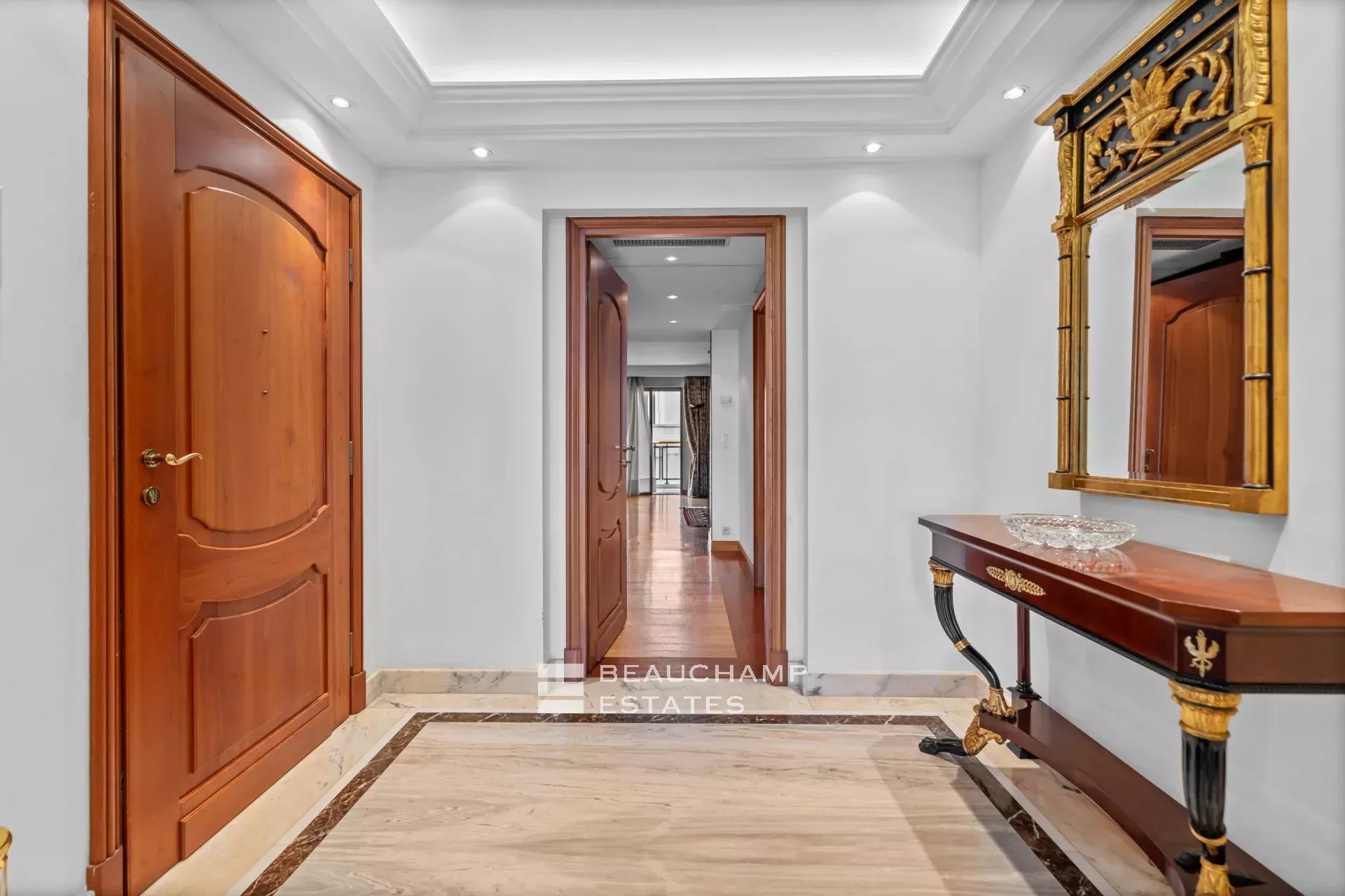 Grand appartement d’exception – Relais de la Reine, Cannes Croisette Exceptional Grand Apartment – Relais de la Reine, Cannes Croisette