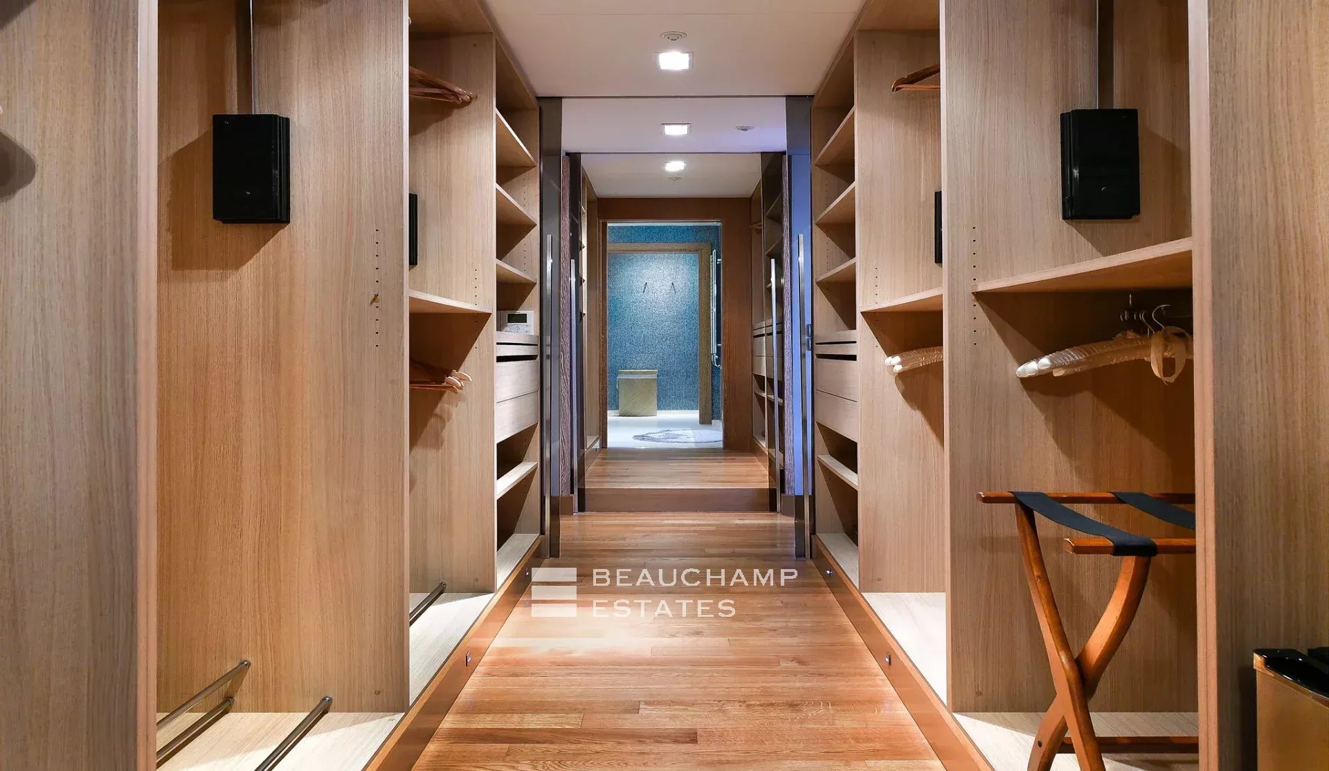 Villa exceptionnelle moderne de 7 chambres avec vue panoramique sur la mer à Saint Jean Cap Ferrat Exceptional modern 7-bedroom villa with panoramic sea views in Saint Jean Cap Ferrat