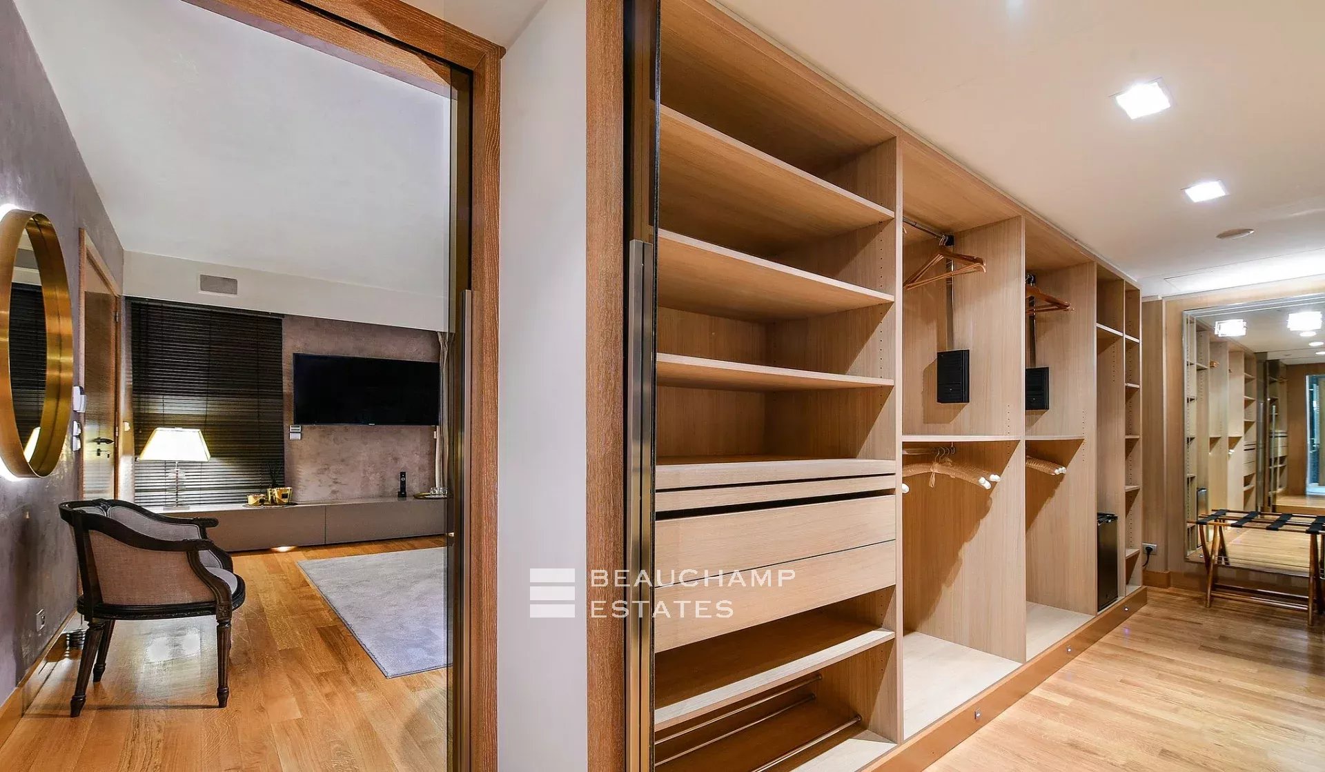 Villa exceptionnelle moderne de 7 chambres avec vue panoramique sur la mer à Saint Jean Cap Ferrat Exceptional modern 7-bedroom villa with panoramic sea views in Saint Jean Cap Ferrat